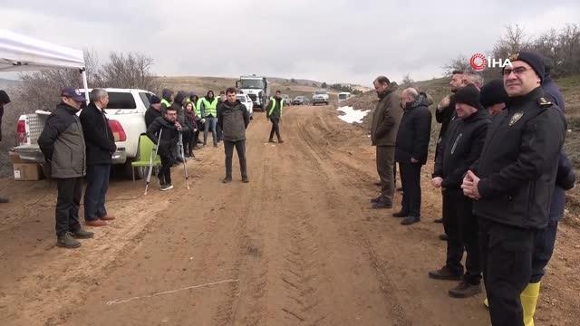 Fidanlar depremde hayatını kaybedenlerin anısına toprakla buluştu