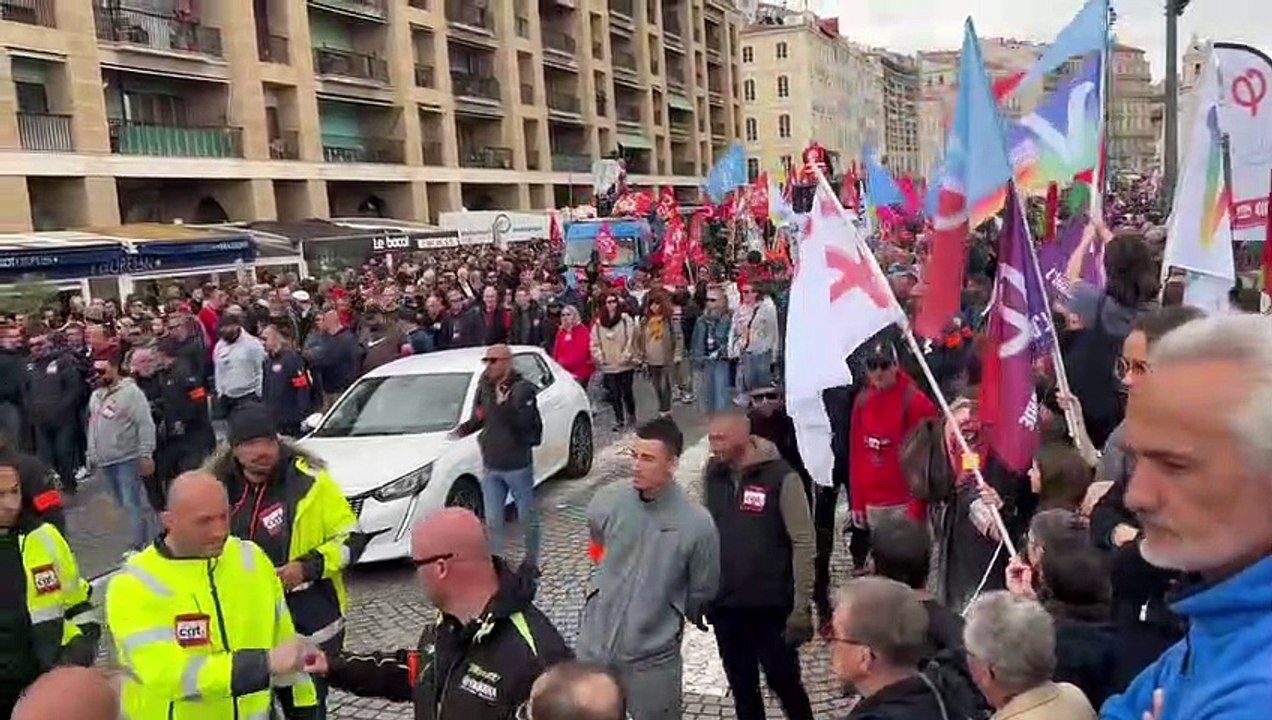 Réforme de retraites : le cortège vient de s'élancer du Vieux-Port