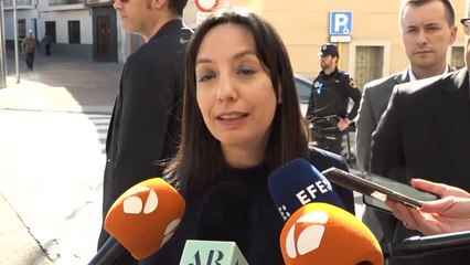Mercedes González responde a los que cuestionan su formación para dirigir Guardia Civil