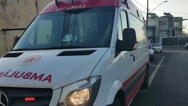 Mulher tem convulsão dentro do transporte coletivo e precisa ser socorrida pelo Samu