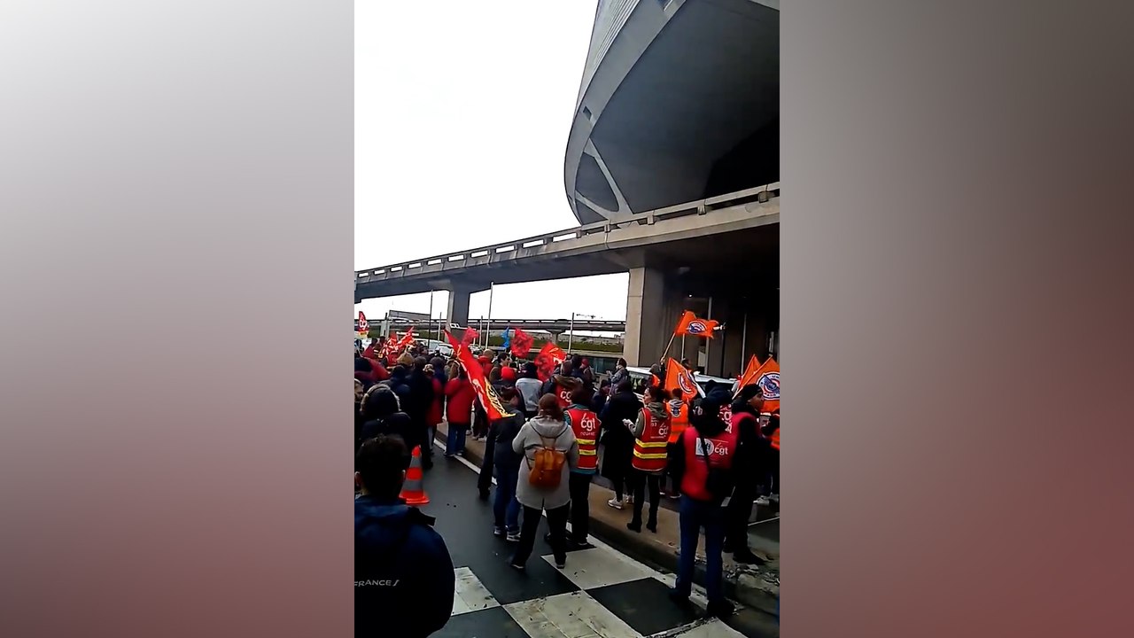 Réforme des retraites : blocage au terminal 1 de l’aéroport Charles-de-Gaulle
