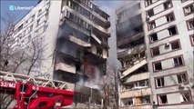 Impactante momento en el que un misil explota en un edificio residencial de Zaporiyia