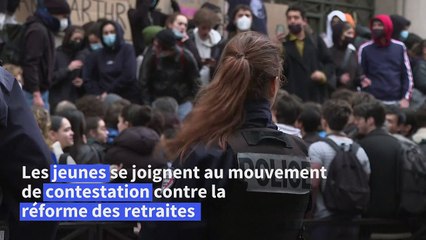 Retraites: blocages et manifs devant des lycées et des facs