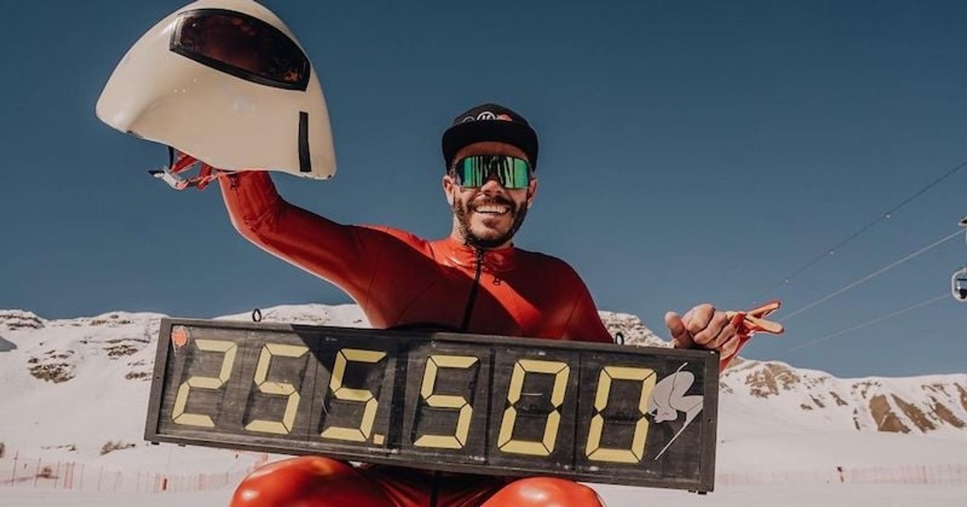 Flashé à 255,5 km/h, un skieur français tape le record du monde de vitesse à ski !