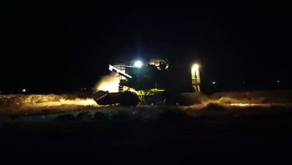 हर दिन बिगड़ते मौसम ने बढ़ाई चिंता, रात में भी कट रही फसलें