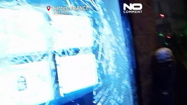 تصاویری از حضور مردم خشمگین فرانسه در اعتراض به اصلاحات قانون بازنشستگی ماکرون