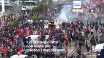 Francia, ancora proteste contro la riforma delle pensioni. Disagi per chi viaggia