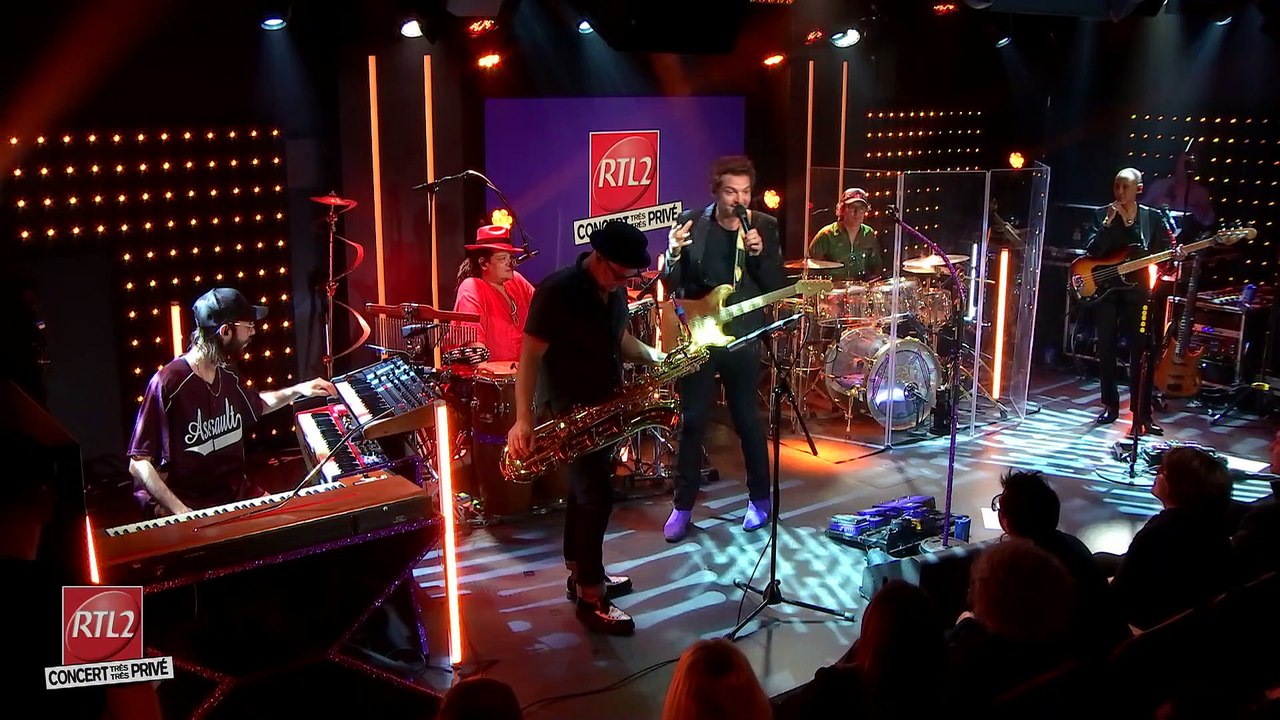 -M- interprète "Mogodo" en Concert Très Très Privé RTL2