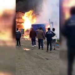 Kocaeli'de boya fabrikasında yangın