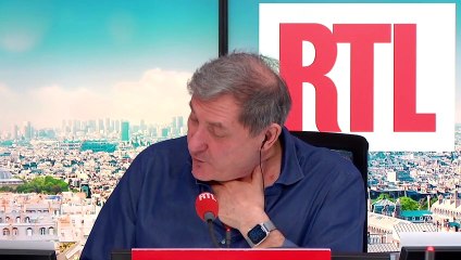 Olivier Dussopt mort de rire lors de "L'oeil de Philippe Caverivière" le jeudi 23 mars 2023 sur RTL