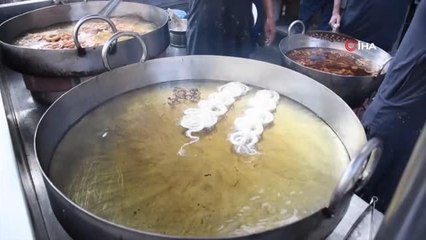 Pakistan'da Ramazan ayının ilk iftarı yapıldı