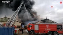 Kocaeli'nin Gebze ilçesinde temizlik malzemelerinin üretildiği fabrikada yangın çıktı. Alevlere teslim olan fabrikaya müdahale ediliyor.