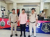 पर्स में छिपा कर लाया नशे की पुड़िया, पुलिस पहुंची खरीदार बन सौदा होने पर किया गिरफ्तार