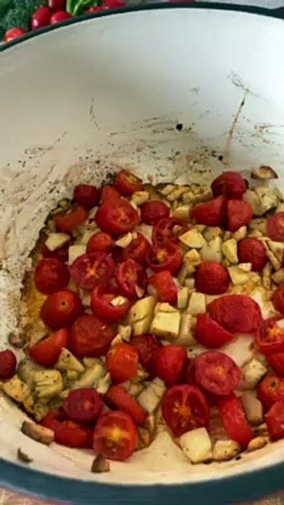 Copycat Cheesecake Factory Chicken & Broccoli Pasta