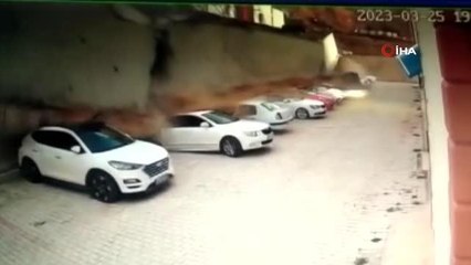 Yozgat'ta iki apartman arasındaki istinat duvarı böyle çöktü