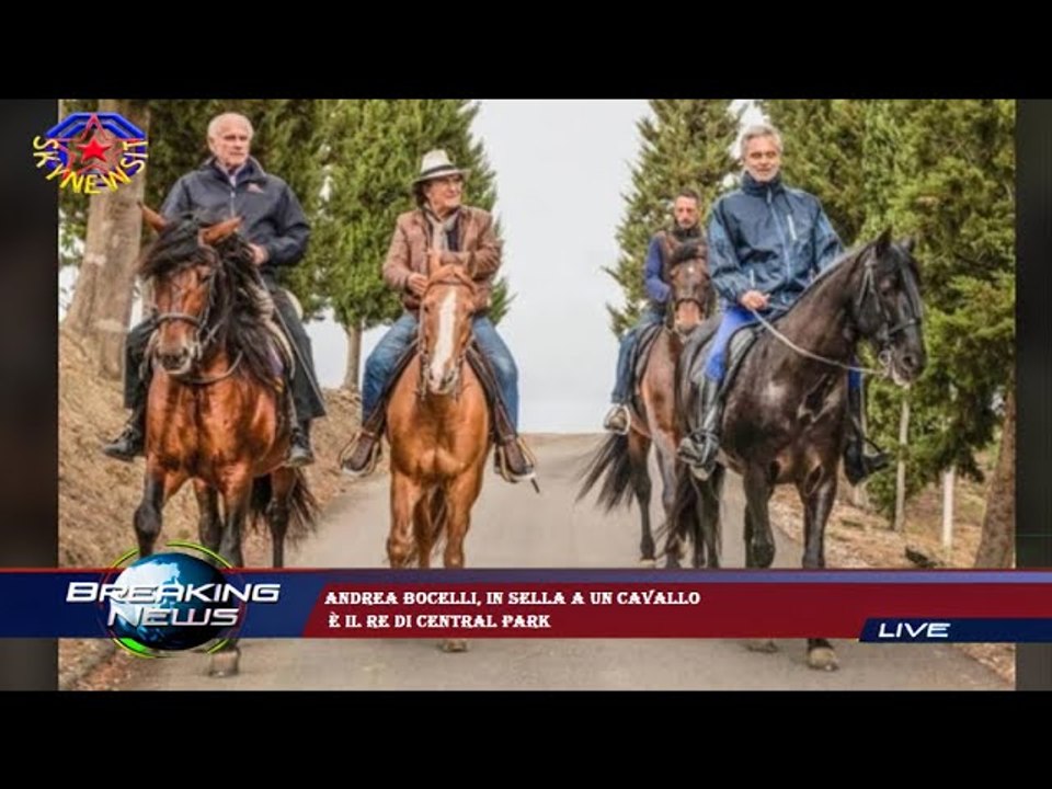 Andrea Bocelli, in sella a un cavallo  è il re di Central Park