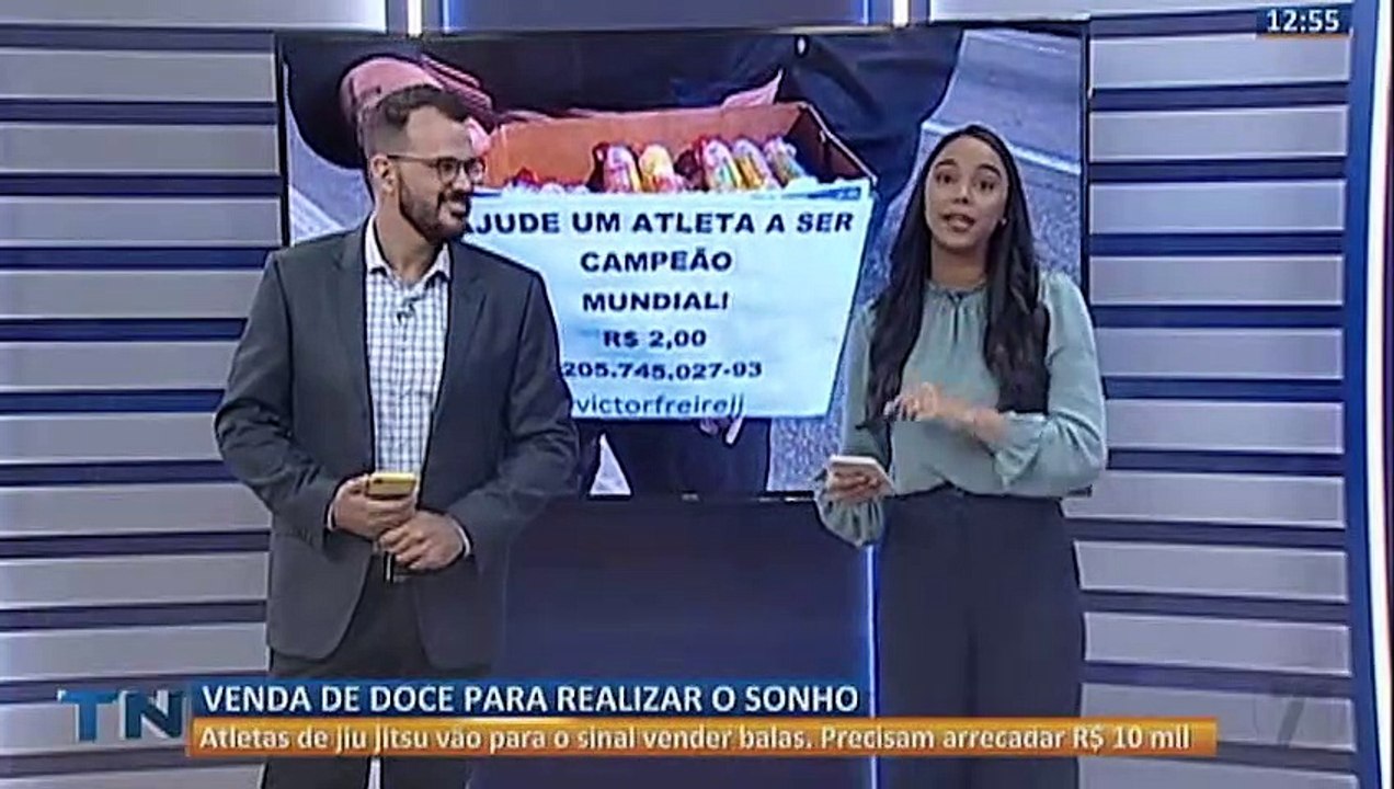 Atletas vendem doces para realizar sonho
