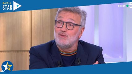 "Je n'aime pas ces moments-là" : Laurent Ruquier embarrassé et "gêné" sur le plateau de "C à Vous"