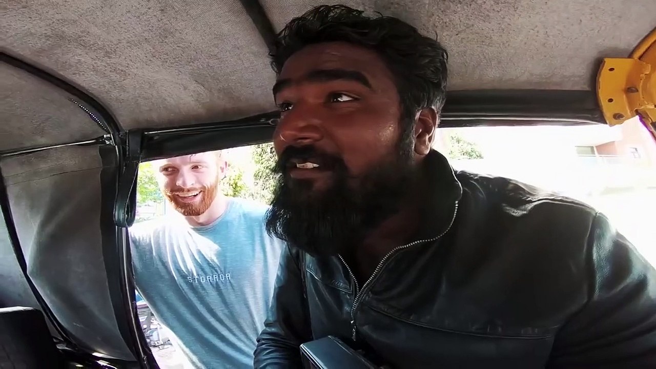 Parkour vs Monkeys
