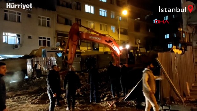 Bayrampaşa'da inşaat halindeki binanın istinat duvarı çöktü