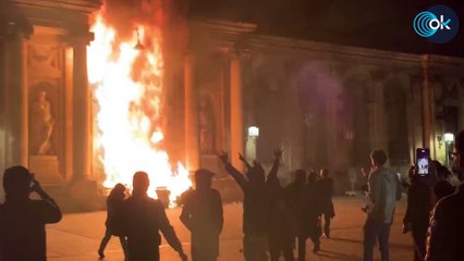 Radicales queman el Ayuntamiento de Burdeos en las protestas de la "ultraizquierda" contra Macron