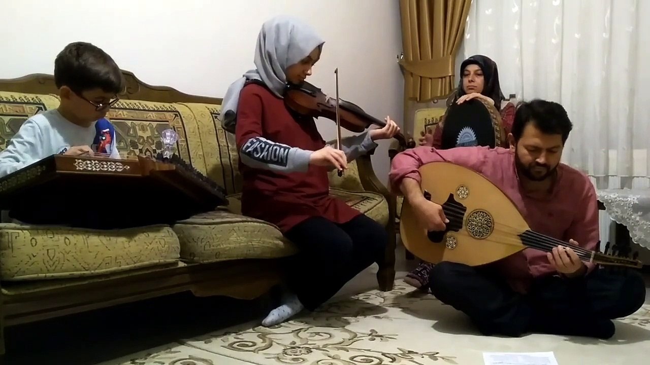 Ben melâmet hırkasını kendim giydim eğnime...Ailem Musiki...Cengiz Önder