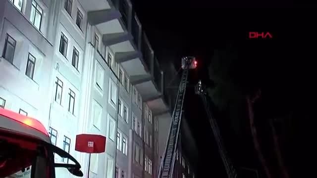 SULTAN 2.ABDÜLHAMİD HAN EĞİTİM VE ARAŞTIRMA HASTANESİ'NİN AMELİYATHANE BÖLÜMÜNDE YANGIN ÇIKTI,HASTALAR TAHLİYE EDİLİYOR