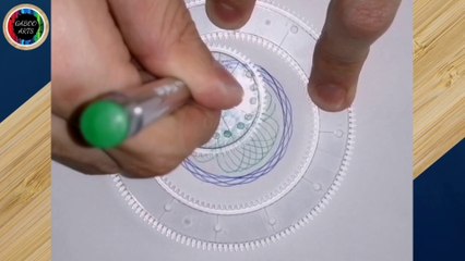 DIBUJANDO dos figuras con un ESPIROGRAFO.