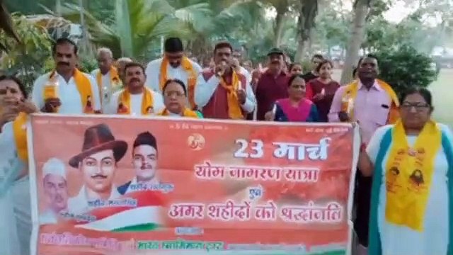 अमर शहीदों को दी श्रद्धांजलि, कैंडल मार्च निकाला