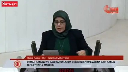 Meclis kürsüsünde depremzedelerin dertlerini anlatırken sesi kesildi