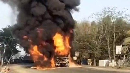 বীরভূমঃ চলন্ত লড়িতে দাউ দাউ করে জ্বলছে আগুন!দেখুন সেই ভিডিও