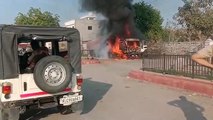 देखें वीडियो : कोटा स्टोन से भरे खड़े ट्रक के केबिन से उठी आग की पलटें, चालक जान बचाकर भागा