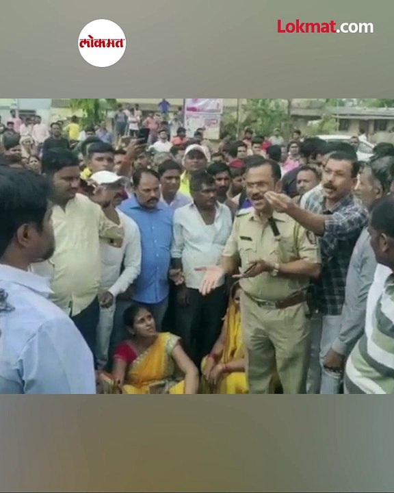 ग्रामस्थांनी अडवला रस्ता गोंधळ झाला वाहनांच्या रांगा लागल्या नगरसेवकही थेट भिडला
