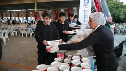 Bodrum'da Mahalle İftarları Cevat Şakir'le Başladı