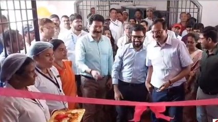 मुजफ्फरपुर: रजिस्ट्री ऑफिस में प्रतिक्षालय और जीविका दीदी की रसोई का डीएम ने किया उद्घाटन