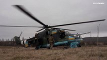 شاهد: مروحيات سوفياتية الصنع للجيش الأوكراني خلال مهمة عسكرية