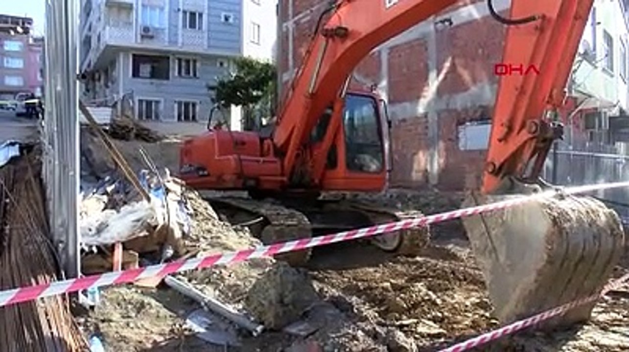 İnşaat çalışması sırasında toprak kaydı, 4 katlı bina tahliye edildi