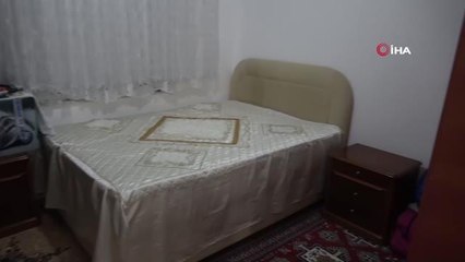 Muhabbet kuşunun çırpınışıyla uyandı, depremi yaşadı