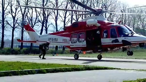 Video L'esercitazione nel lago dei subacquei dei vigili del fuoco
