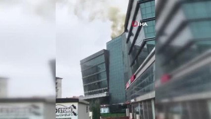 Elazığ'da plazanın bacasında çıkan yangın korkuttu