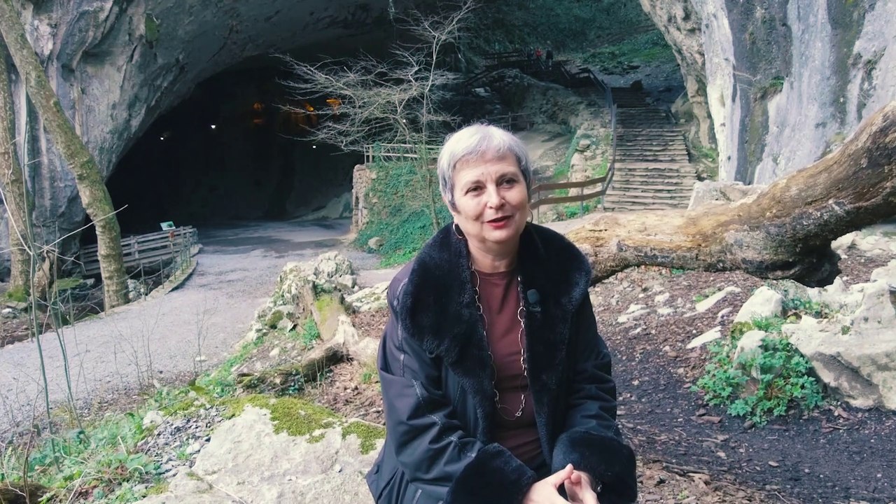 Cazando brujas con Elvira Roca Barea