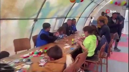 Şırnak'ta gönüllüler depremzede çocukları sevindirdi