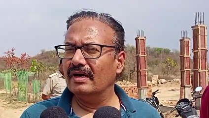 तुलसी जलप्रपात में बन रहे स्काई वाक ग्लास ब्रिज का डायरेक्टर ने किया निरीक्षण