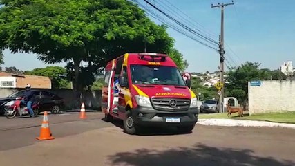 Mais um acidente na Rua Hyeda Baggio Mayer deixa motociclista ferido nesta manhã