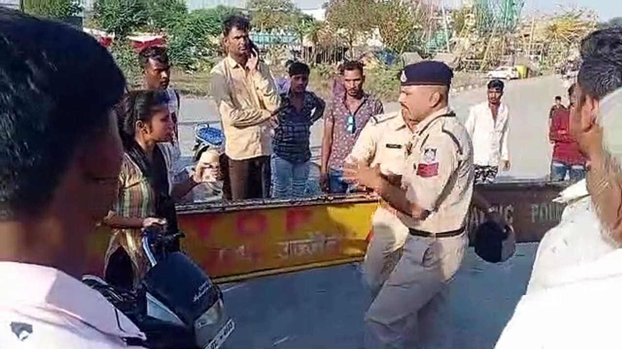 पुलिस जवान ने युवती को जड़़ा चांटा, एसपी ने लाइन अटैच किया