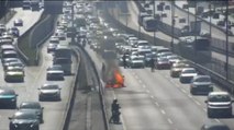 Zeytinburnu’nda yanan araç nedeniyle 6 kilometrelik trafik oluştu
