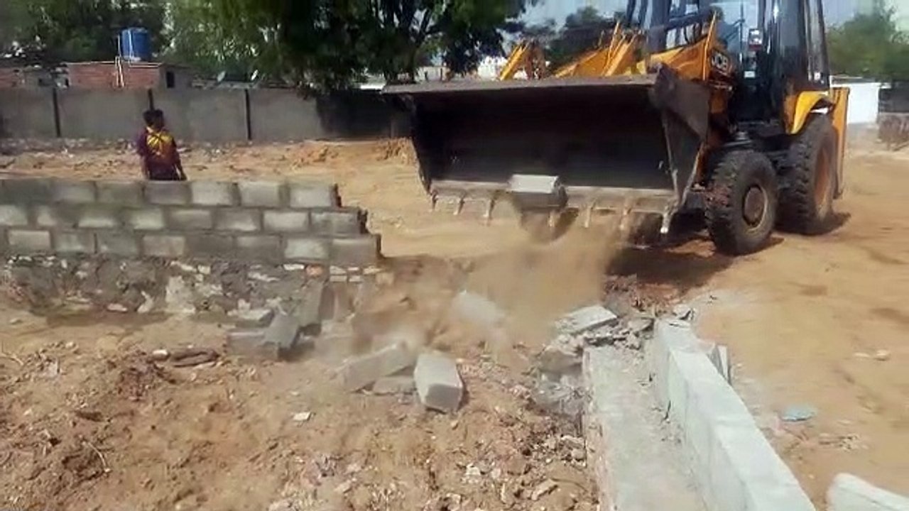 खातेदारों से मुक्त कराई सरकारी जमीन