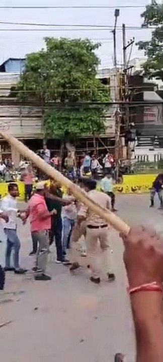 राहुल की संसद सदस्यता खत्म: कांग्रेस-भाजपा कार्यकर्ताओं ने एक-दूसरे पर फेंकी कालिख