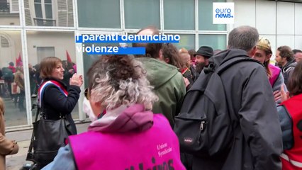 Francia, riforma pensioni: disordini e oltre 400 arresti