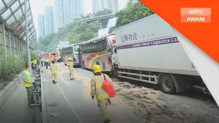 Kira-kira 70 orang cedera bas bertembung dengan lori